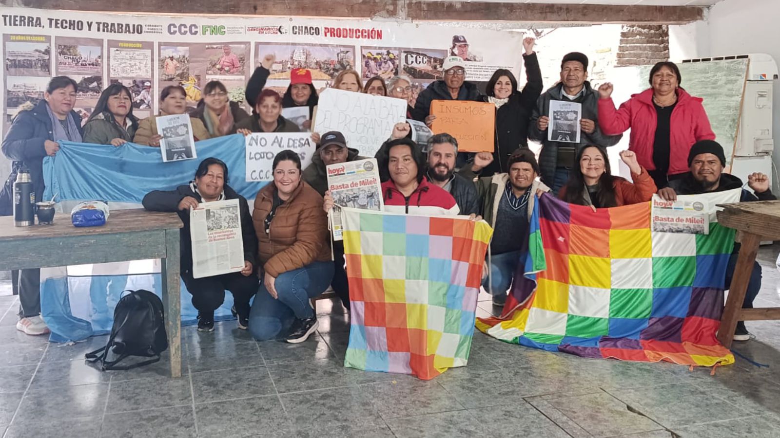 ¡DE PIE, MÁS FIRMES Y MÁS FUERTES QUE NUNCA! NINGÚN GOBIERNO PODRÁ APAGAR LA LUCHA DE NUESTRO PUEBLO
